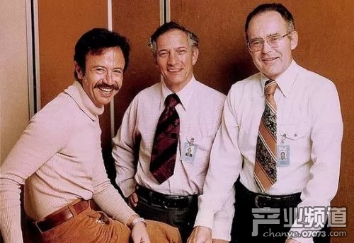 上帝电脑慢了?英特尔前CEO安迪·格鲁夫去世