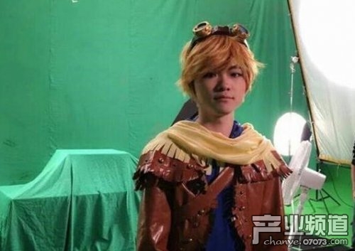 LOL五五开和Flame集体cos EZ 差距惹心酸_产