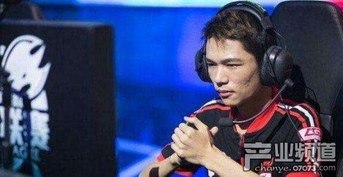 死亡宣告:在LOL职业选手中 论草粉我只算新手